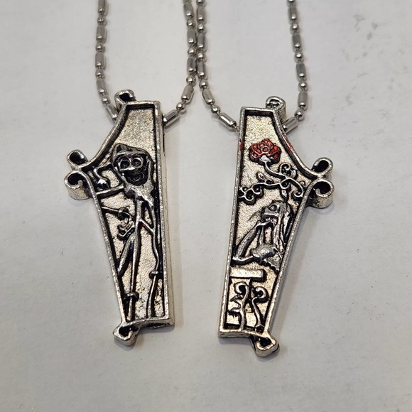 Jack Skellington and Sally Couples Pendant Chain Necklace Set Silver Tone - Picture 1 of 7